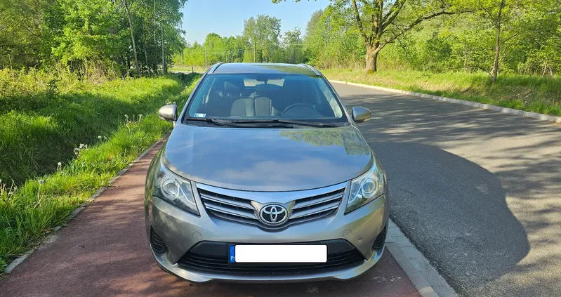 toyota małopolskie Toyota Avensis cena 32400 przebieg: 280000, rok produkcji 2014 z Chełmek